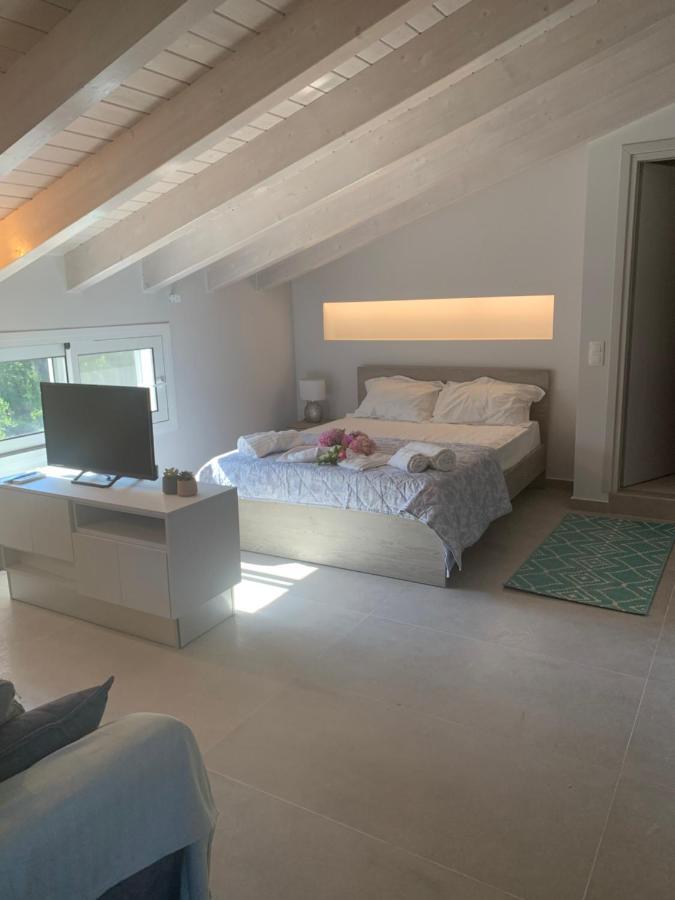 Terpsichore Boutique Bright New Sofita Studios And Appartment Dassia  Buitenkant foto