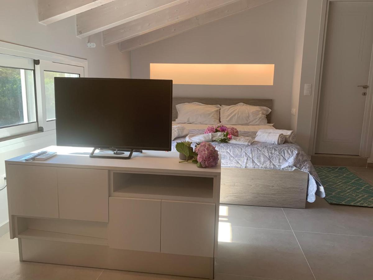 Terpsichore Boutique Bright New Sofita Studios And Appartment Dassia  Buitenkant foto
