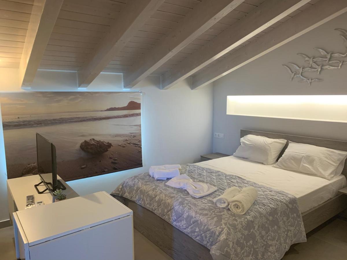 Terpsichore Boutique Bright New Sofita Studios And Appartment Dassia  Buitenkant foto